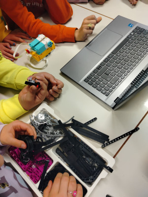 Costruiamo con i Lego I Do imparando il codice